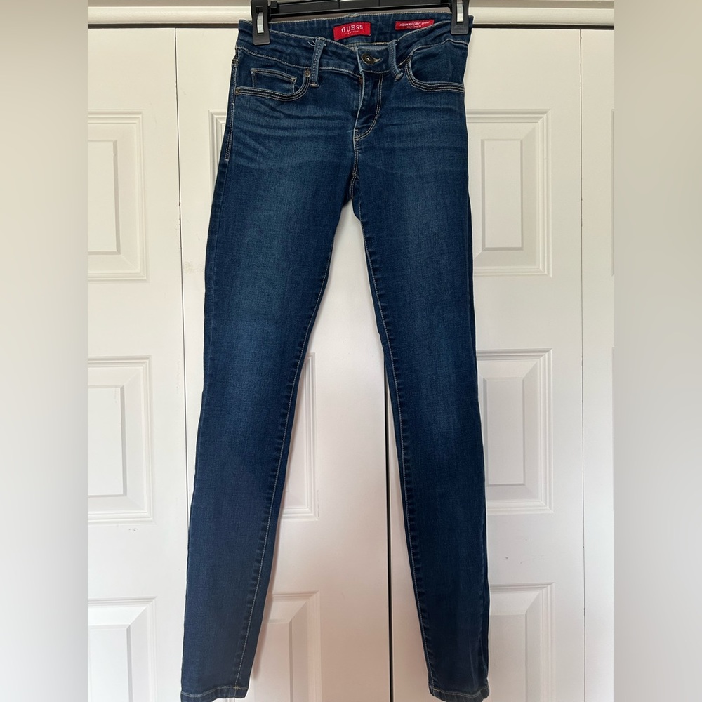 Guess medium rise curvy skinny jeans